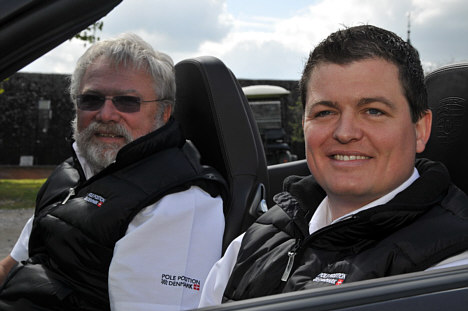 Racerkøreren Michel Nykjær var sammen med sin hovedsponsor Henrik Lind den hemmelige gæst ved rallysportens dag.